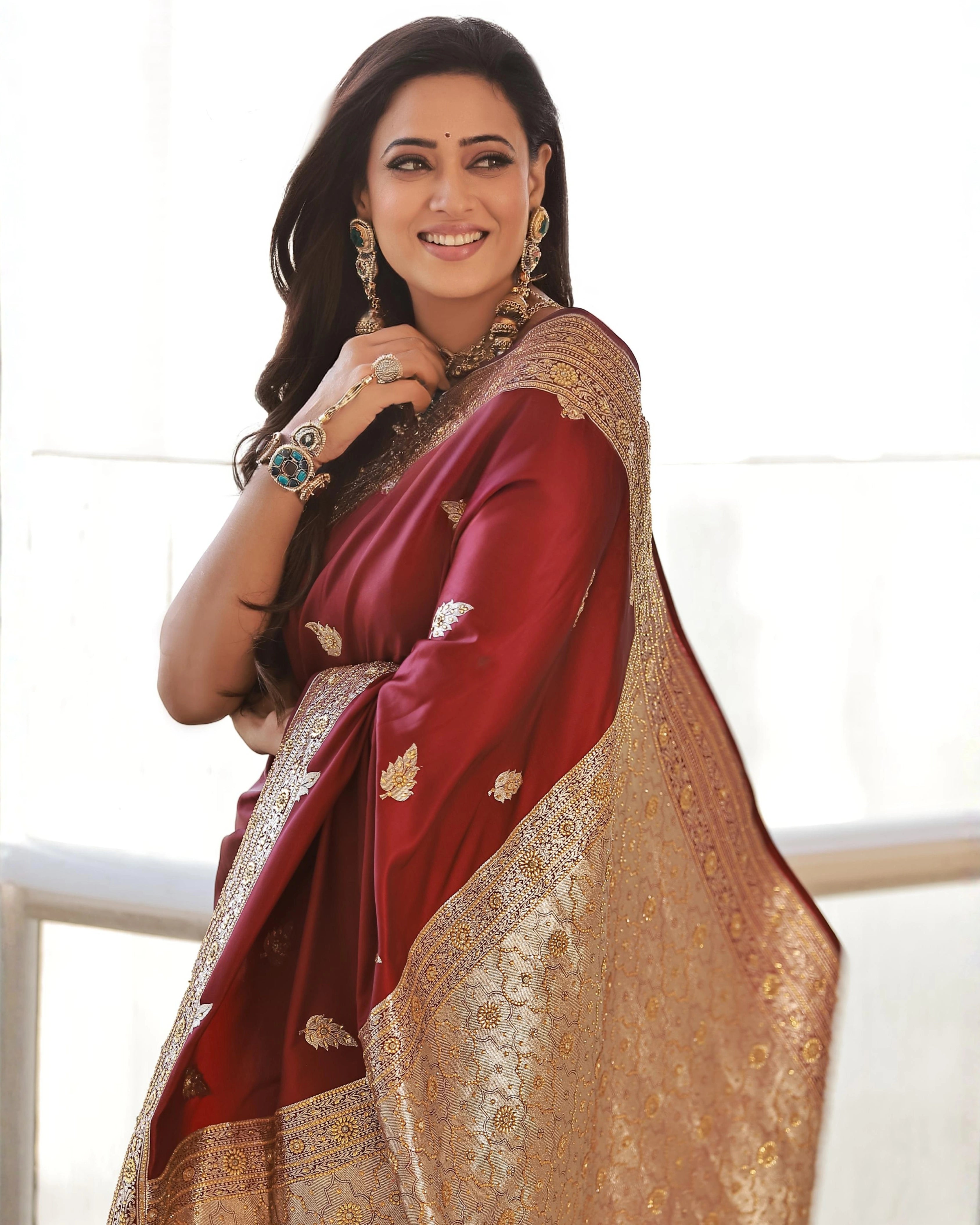 Magenta Pink Pure Banarasi Silk Saree with All-Over Gold Zari Border Floral Leaf Design and Matching Blouse