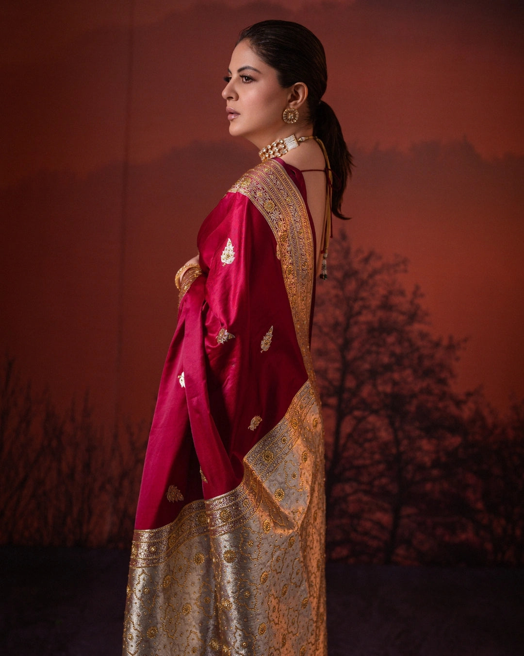 Maroon Pure Banarasi Silk Saree with All-Over Gold Zari Border Floral Leaf Design and Matching Blouse